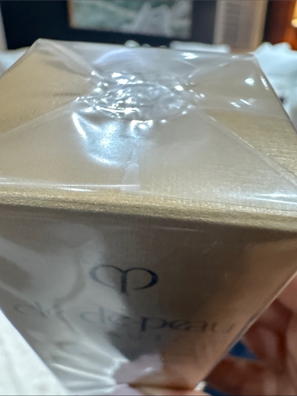 Precious Gold Vitality Serum - Gold sealed 40ml 1.3 FL OZ - Picture 7 of 7